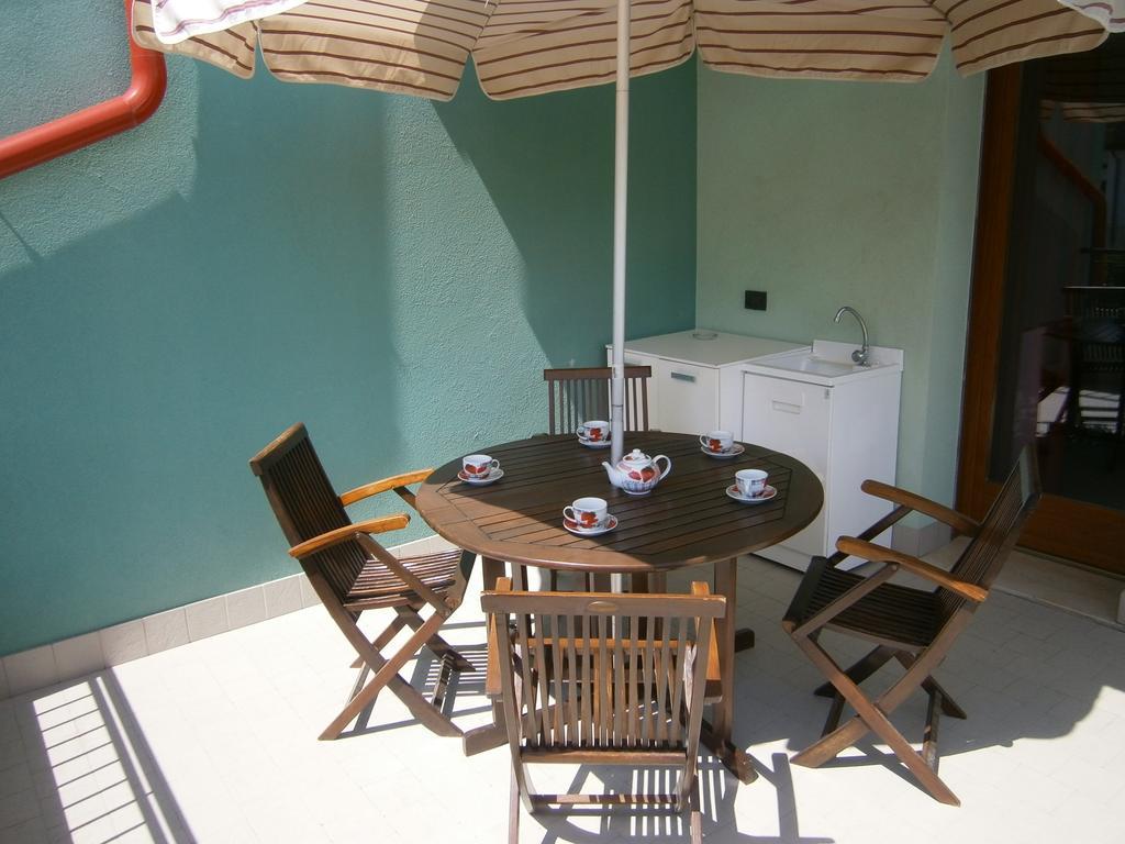 Residence Roberta Con Piscina - Agenzia Cocal Caorle Pokój zdjęcie